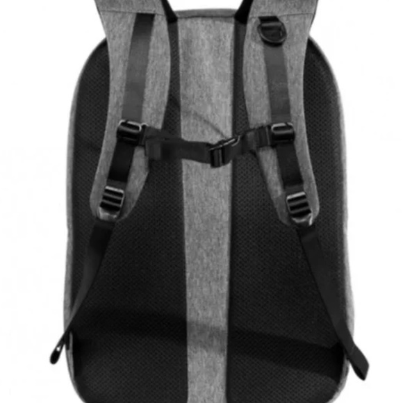 LIKE NEW Aer Fit 2 Backpack - Nylon - Grey - Picture 4 of 5